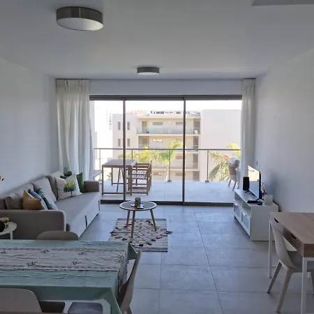 Celeste @ Oasis Mar